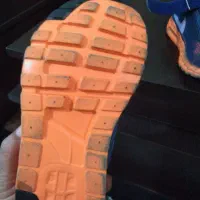 دو جفت کفش|کفش و لباس بچه|شیراز, سلطان آباد|دیوار