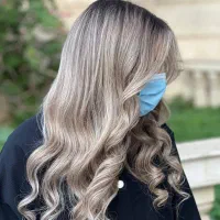 خدمات رنگ‌و‌لایت و کراتین و میکاپ