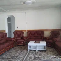 مبل نه نفره چرم در حد نو بدون مشکل.