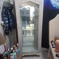 بوفه  نو پشت آیینه تمیز تمیز