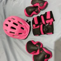 اسکیت دخترانه قابل تنظیم با لوازم کامل-زیر قیمت|دوچرخه، اسکیت، اسکوتر|کلاچای, |دیوار