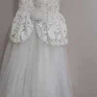 دو تا لباس عروس دخترانه و چندتا مجلسی