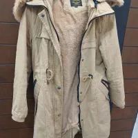 مانتو و پالتو|لباس|قروه, |دیوار