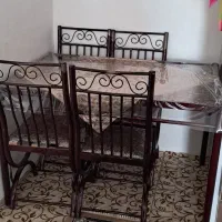 میز غذا خوری همراه چهار صندلی