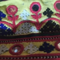 لباس دوزی بنت|لباس|بنت, |دیوار