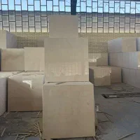 کارگر جهت کار در سنگ فروشی