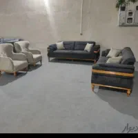 فروشنده اقا در مبلمان