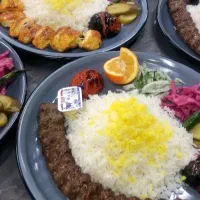 به چند تا نیرو خانوم جهت کار در رستوران
