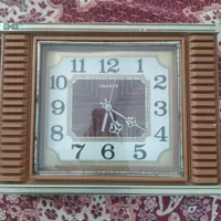 تعدادی ساعت دیواری