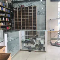 ویترین و قفسه