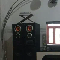 چراغ خواب کنار سالنی