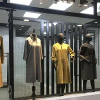 تجهیزات فروشگاه و لباس مانکن /رگال//لباس بانوان.|فروشگاه و مغازه|شهرکرد, |دیوار