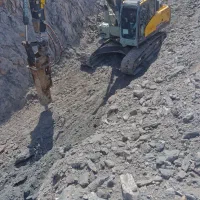 شاگرد بیل مکانیکی زنجیری