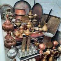 وسایل قدیمی|کلکسیون اشیاء عتیقه|اصفهان, باغ فدک|دیوار