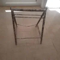 چهار پایه با قرقره