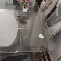 میز ناهار خوری در حد نو