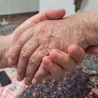 نیازمند پرستار برای سالمندخانم
