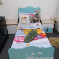 تخت وکمدوگلیم فرش وروتختی همه باهم ۱۲۵۰۰