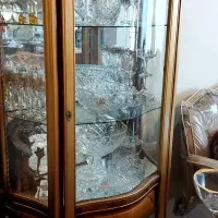 بوفه ، ویترین  درحد نو دارای هالوژن