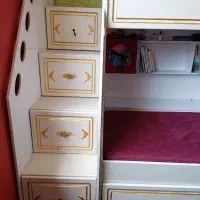 تخت سه طبقه