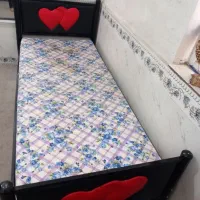 تخت همراه تشک