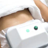 اپراتور لاغری در کلینیک زیبایی معتبر