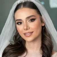 خدمات تخصصی میکاپ و شینیون و خدمات تخصصی عروس