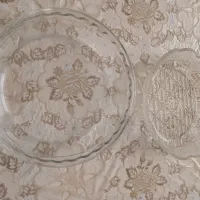 یک عدد مرغ خوری و یک عدد شکلات خوری