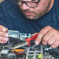 مرکز تخصصی تعمیرات انواع تلویزیون در محل شما