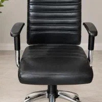 صندلی دسته دار.  پایه فلزی