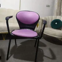 صندلی اداریی ترو تمیز مرتب