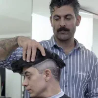 آموزش و خدمات آرایشگری فید کوتاهی مو مردانه اقساطی