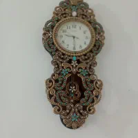 میز تلویزیون و ساعت دیواری ومیز ناهارخوری