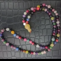 تسبیح ۱۰۱ تمام مهره هاش سنگ اصلی هستن بسیار قدیمی