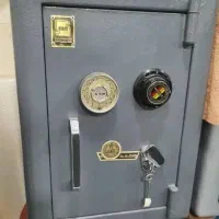 باز کردن درب کلیدسازی و قفل سازی شبانه روزی سیار|خدمات پیشه و مهارت|قم, زنبیل آباد|دیوار