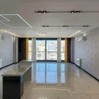 ۱۷۷م ۳خ پنجره قدی مستر ۲ تراس نورگیر لوکس صفر