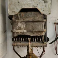 آبگرمکن پلار کاملا سالم