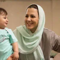 استخدام پرستار کودک خانوم