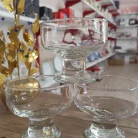 بستنی خوری شیشه ای