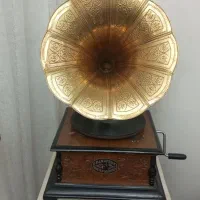 گرامافون قدیمی هندلی