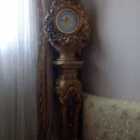 ساعت با پایه