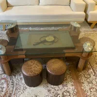 میز جلو مبلی شیشه ای با ۴ عدد صندلی کوچک
