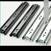 جوشکاری ونصب درب وکابینت وکمددیواری چوب و فلزی|خدمات پیشه و مهارت|ساوه, |دیوار