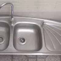 سینک تو کار به همراه شیر
