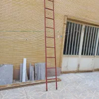 نردبان وچهار پایه فلزی