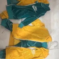 تعداد زیادی لباس بچگانه ۱-۲/۵ سال