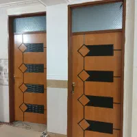 نصاب درب چوبی هستم