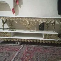 زیر تلویزیونی دکور دار برنجی سالم