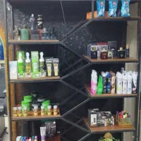 استند. دکور. ویترین.