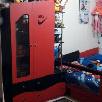 تخت و کمد نوجوان به همراه یک تخت نوزادی